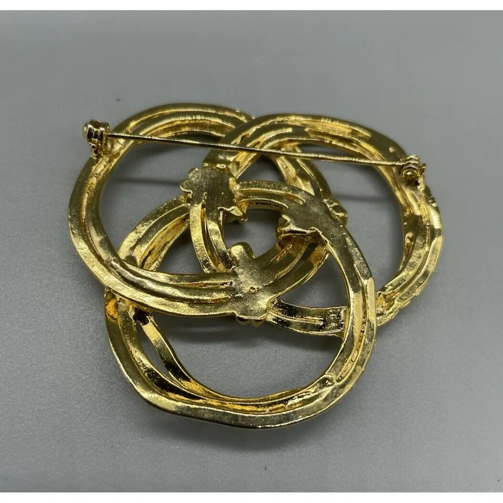 Vintage Infinity‎ Celtic Knot Goldtone Brooch Pin